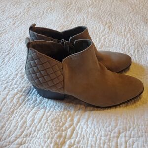 Style & Co. Zippered Brown Quilted Style Ankle Boots Slight Heel